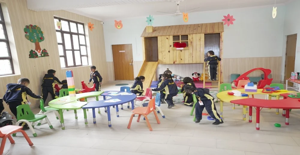 school near sahastradhara road